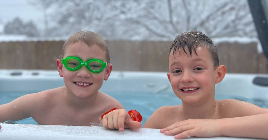 familie zwemmen spa benodigdheden