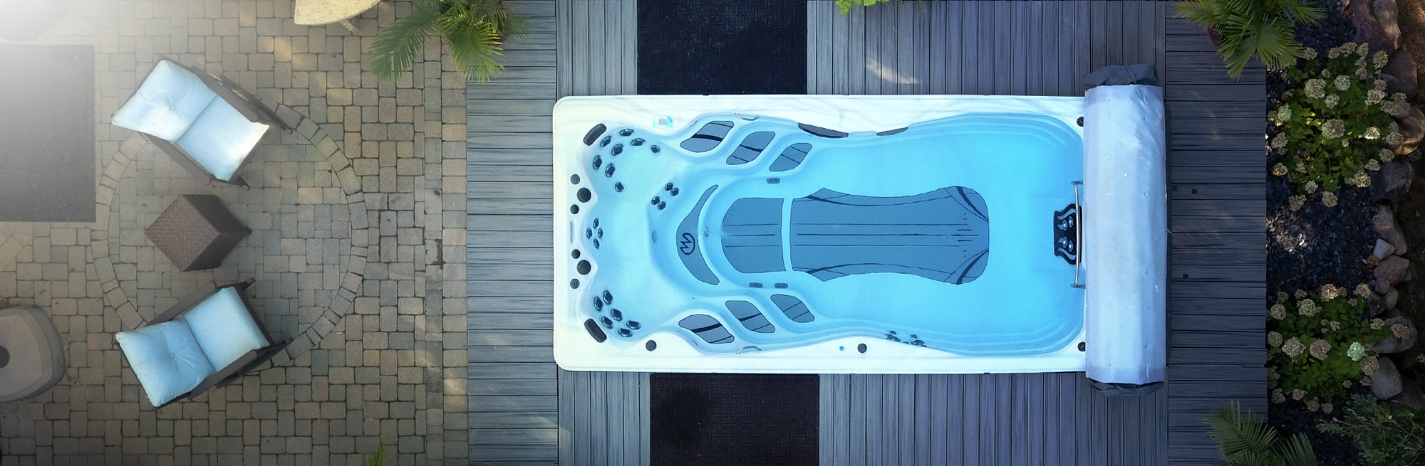 Dronebeeld van een zwemspa