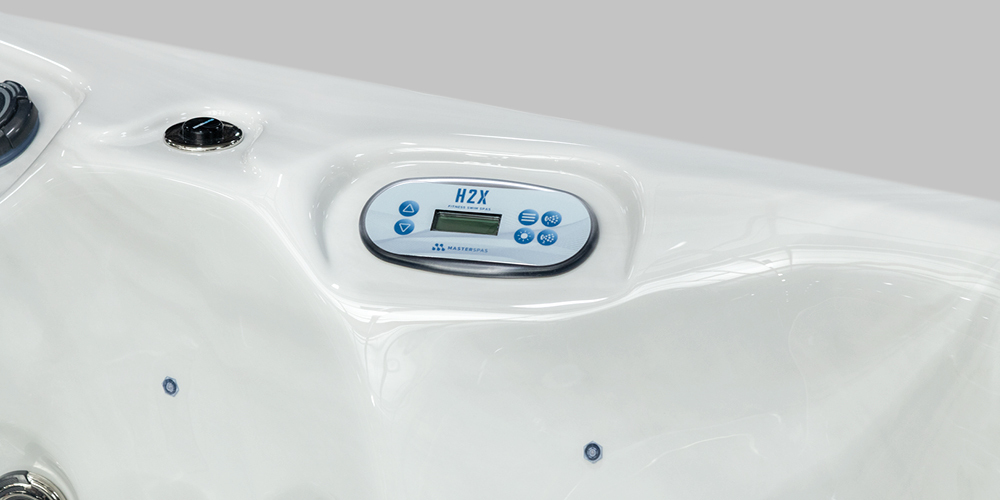 Bedieningspaneel van de H2X Fitness Swim Spa.